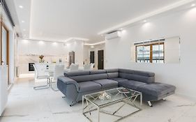Karolkowa 28A - Luminous Apartment With Balcony By Renters Prestige